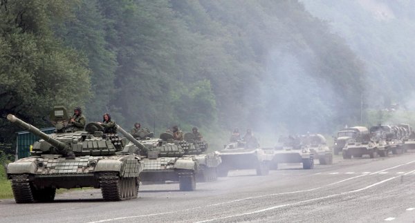 Русия планира мащабни военни учения през лятото