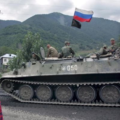 Ройтерс: Русия трупа войски и оръжия край Украйна