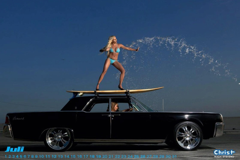 Излезе календарът Hot Car Wash за 2009 г.