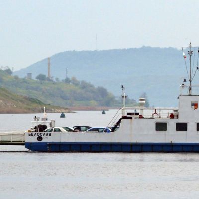 1000 българи блокирани в гръцко пристанище от дни
