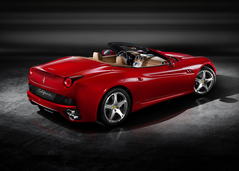 Шуми, Райконен и Маса разкриха Ferrari California GT