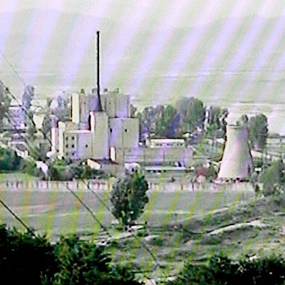 Пхенян изгони ядрените инспектори и пуска реактора