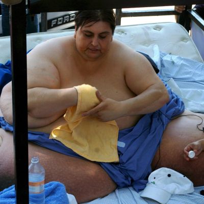 227-килограмов затворник крие пищов в телесата си