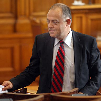 Кадрови скандал за агента Алексей Петров