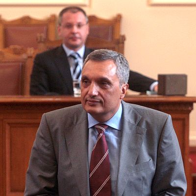 Костов: Държавата няма да фалира