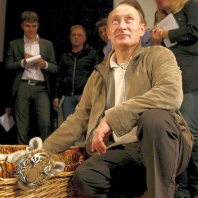 Дариха Путин с женско тигърче за рождения ден