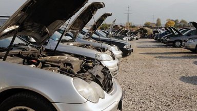 Към 12 часа на обяд има претърсени 21 адреса 6 автокъщи