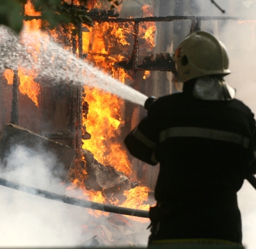 Мъж изгоря в ”Малашевци”, търсят бебе след пожара