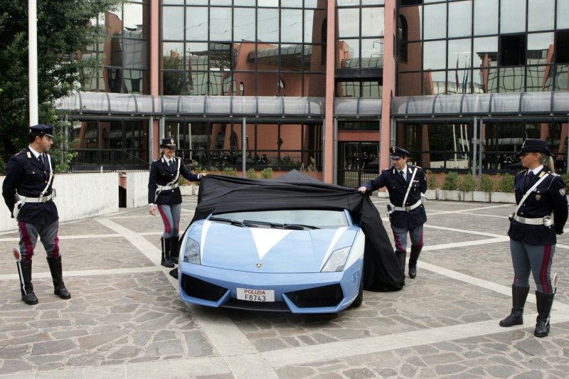 Италианската полиция се сдоби с Lamborghini Gallardo