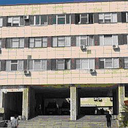 Момичето е в болница с опасност за живота