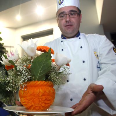 Недостиг на готвачи и спасители по морето