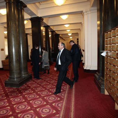 Колометражът на служебните коли, с които са возени депутати в предишното НС, бил надписван
