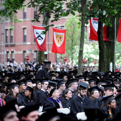 ”Харвард” обвинен в расова дискриминация
