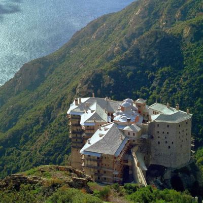 Света Гора, където се намира манастирът Ватопед, е автономна монашеска република
