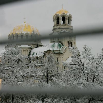 Снегът затрупа три четвърти от страната