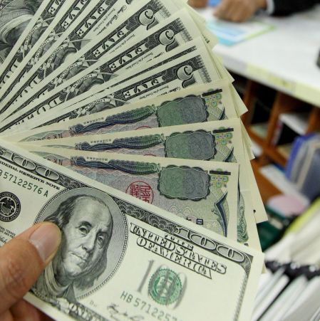 САЩ спират с печатането на пари от септември