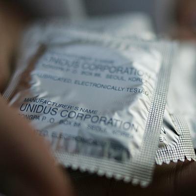 При това положение на производителите няма да им се налага да пускат на пазара различни размери презервативи