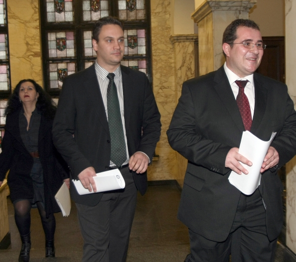 Прокурорите Виржиния Димитрова, Пламен Георгиев (в средата) и Пламен Панайотов се захванаха с далаверите в ”Софийски имоти”