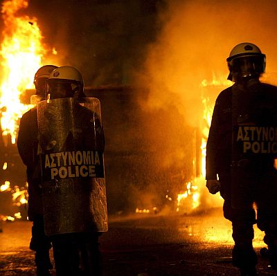 Размирици в Гърция, след като полицай уби момче