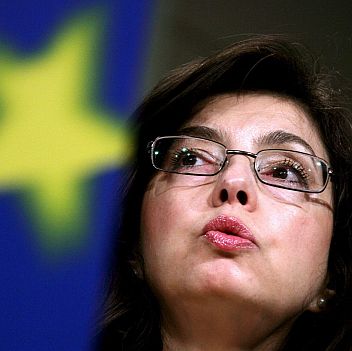 Кунева: През септември ЕК може да ни изправи пред Европейския съд