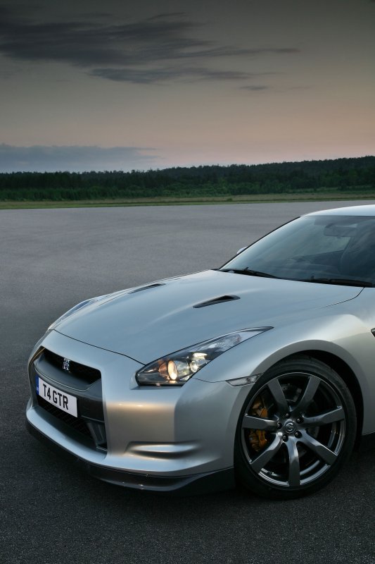 Подобрен Nissan GT-R за Европа