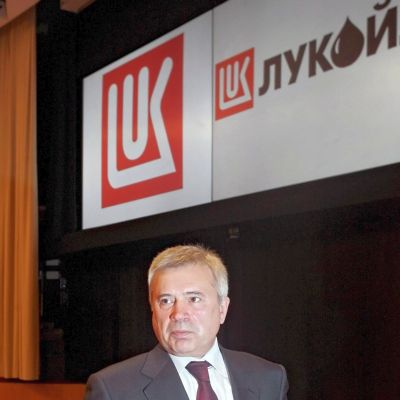„Лукойл“ отлага инвестиции в „Нефтохим“