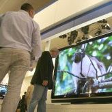 Желанието да се продава повече смъкна цените на телевизорите, смятат от търговските вериги