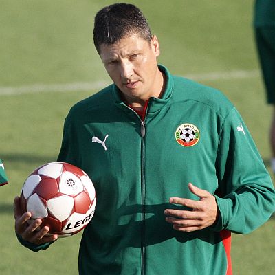 Любо Пенев се уреди и замина за Лондон