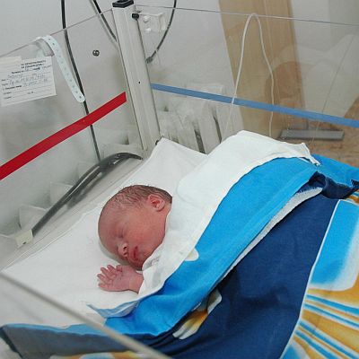 Тризначета се родиха на Бабинден