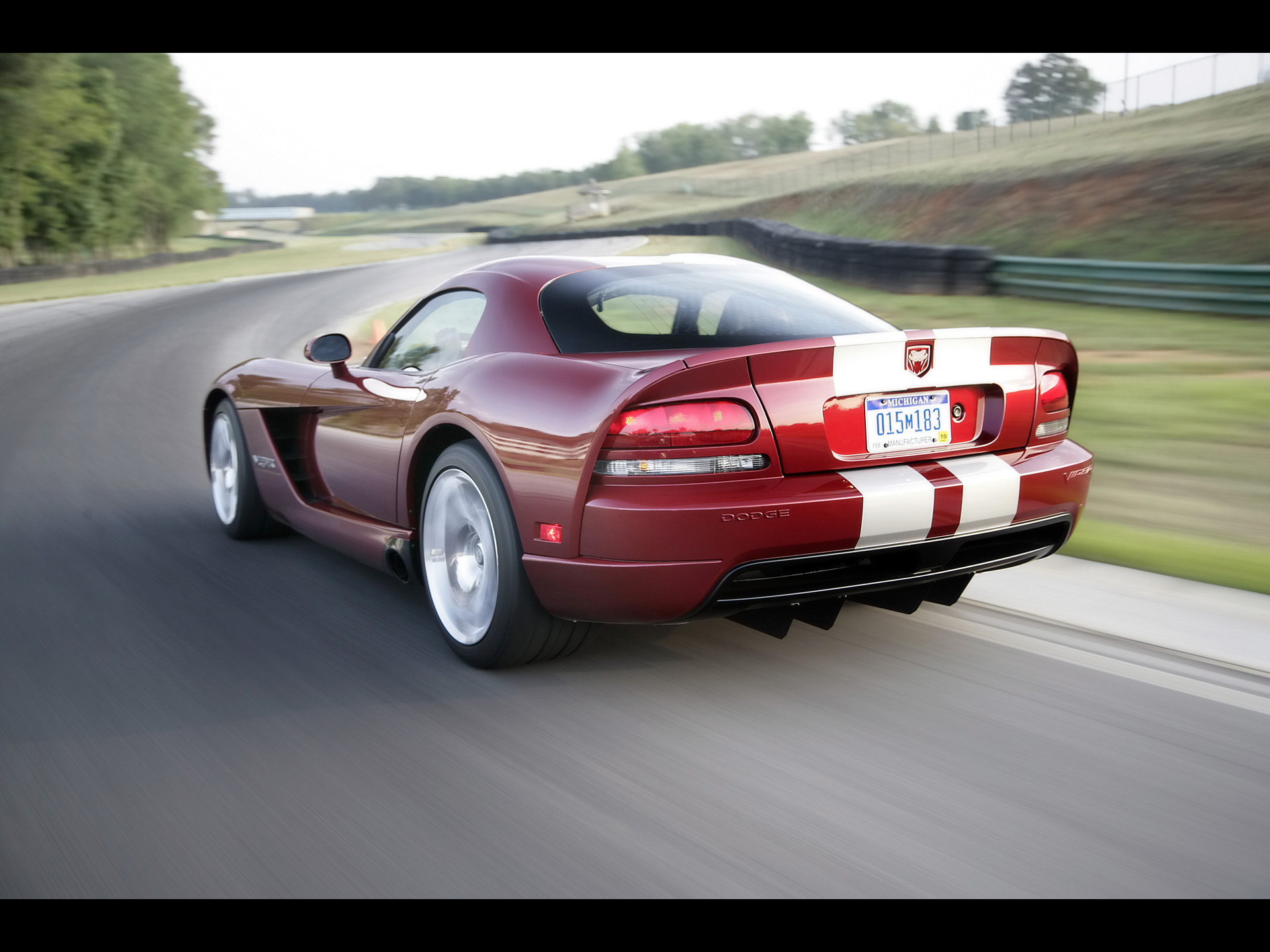 „Пепелянката“ на Dodge с подобрения за 2009 г
