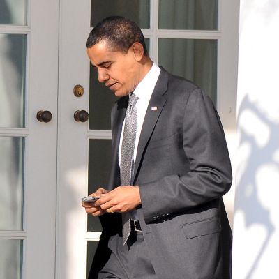 Обама: Не пиша SMS-и, туитове, нямам много нови джаджи