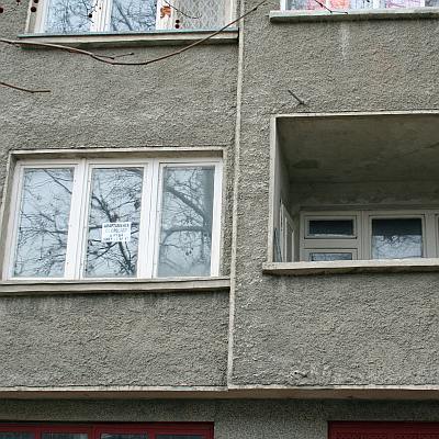 Собственици на апартаменти гонят съседка законно