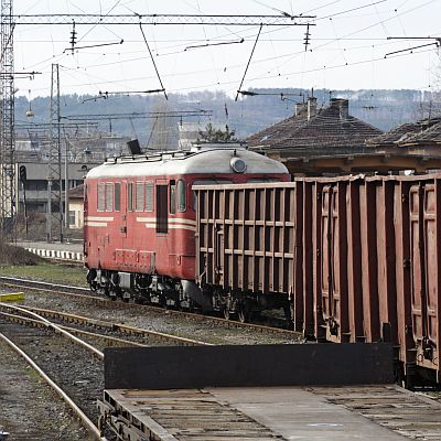 По данни на криминалистите част от горивата са източени от маневрени локомотиви (Снимка Архив)
