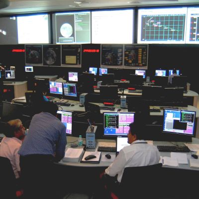 Трима хакери поразили над милион компютри