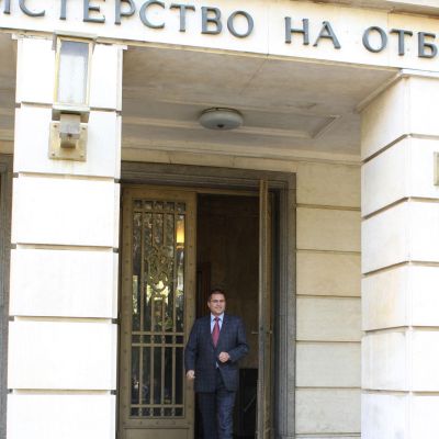 Дойде редът и на висшия чиновник Стуци - оня с ламборгинито