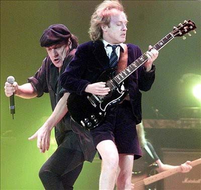 Българските фенове разграбиха и билетите за AC/DC