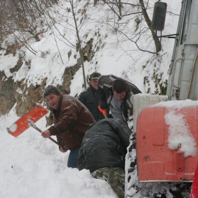 Спасиха блокираните в хижа младежи