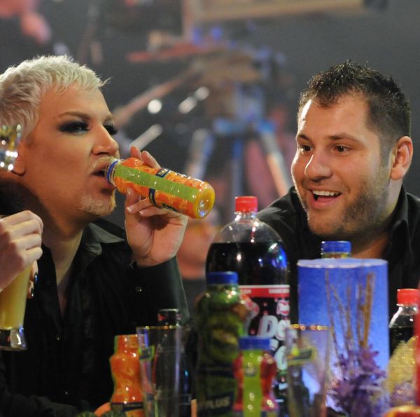 Азис демонстрира отношения с новото си гадже