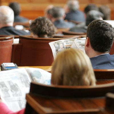 Ударно раздаване на висши постове