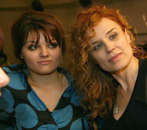 Дъщерята на Аня Пенчева се притесни от килограмите си