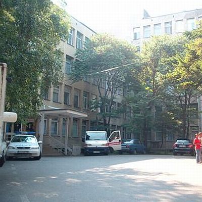 Мъжът е бил откаран в кюстендилската болница, но лекарите не успяли да го спасят