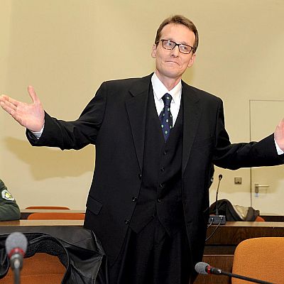 Светкавичен процес за жиголо-изнудвач