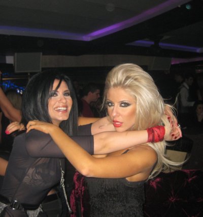 Анелия и Андреа се забавляват по женски