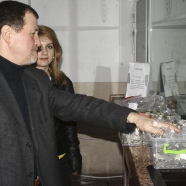 Двама варненци си платиха тока с килограми монети
