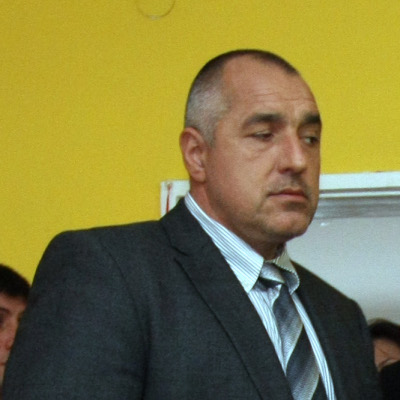 Борисов: “Новера“ има “могъщ покровител“