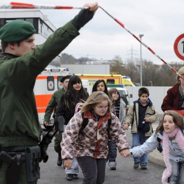 17-годишен застреля 15 души в Германия