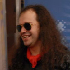 Дългокосият метъл Драгомир напусна Music Idol