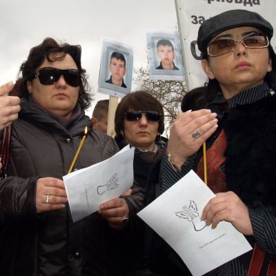 Хиляди свещи горяха в памет на убитата Радостина