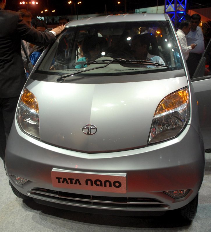 203 000 поръчки за Tata Nano при предвидени 100 000 коли