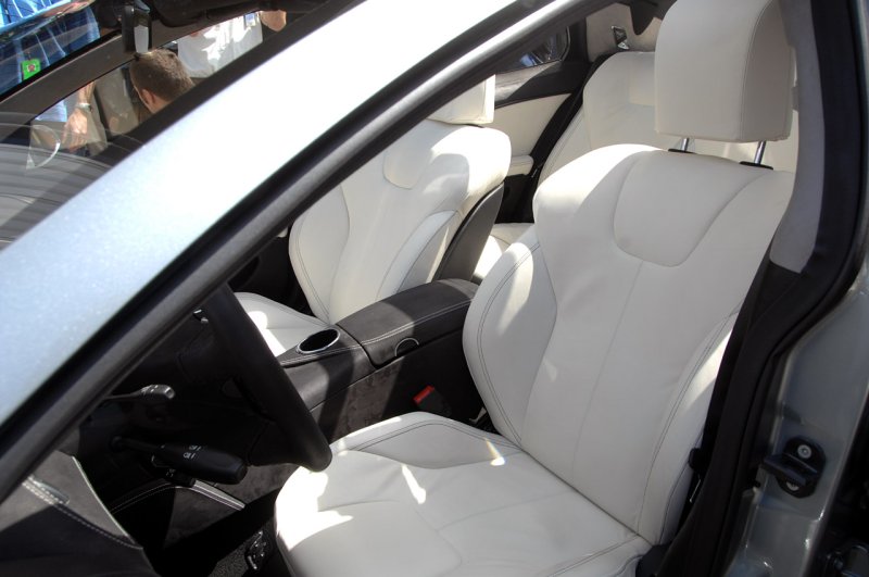 Tesla Model S се харчи като топъл хляб